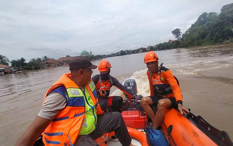 Tim SAR saat melakukan pencarian korban hilang, Selasa (4/3/2025). Foto: istimewa