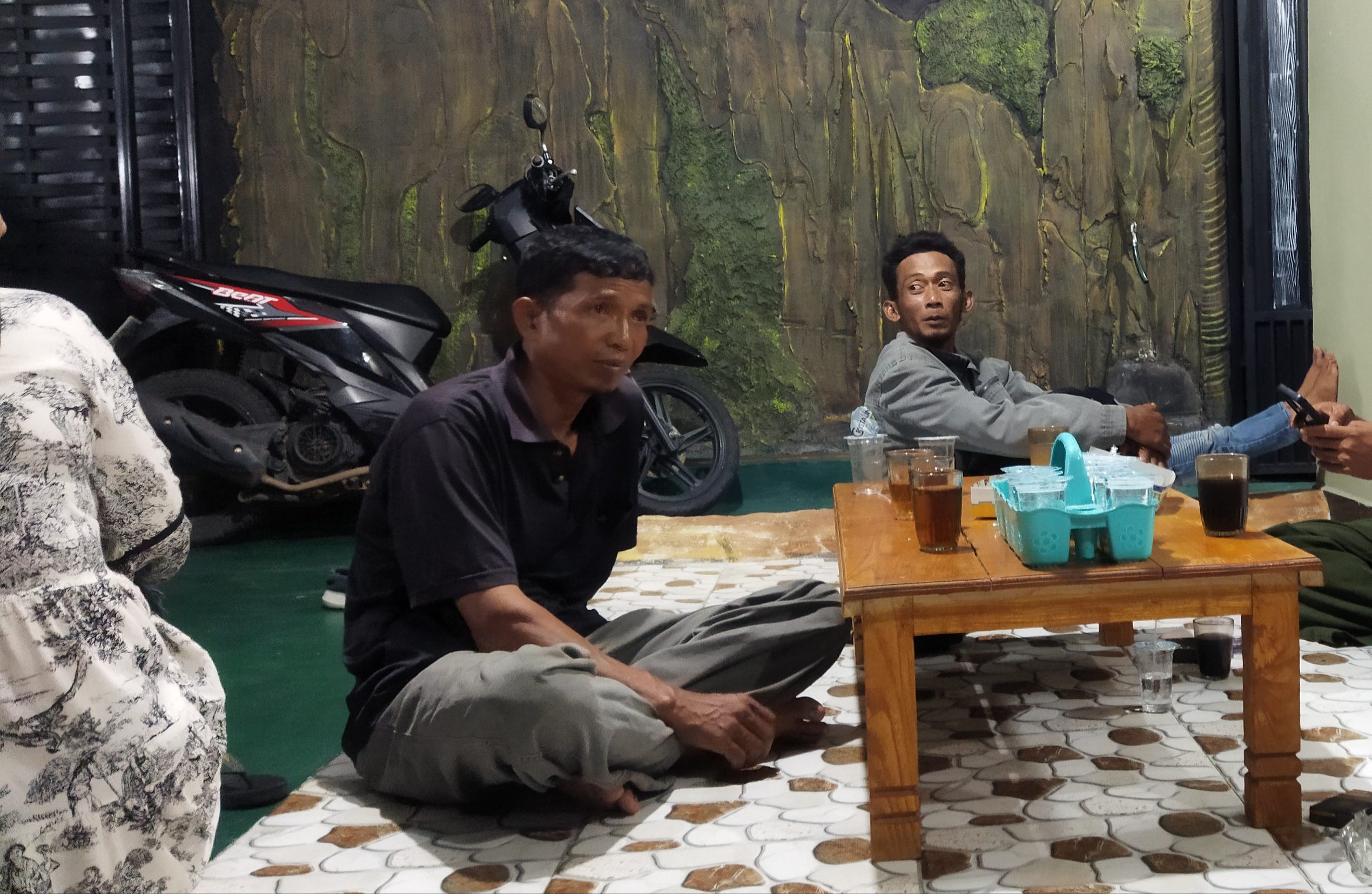 Juwanto didampingi keluarga saat dibincangi awak media, Selasa (4/3/2025)