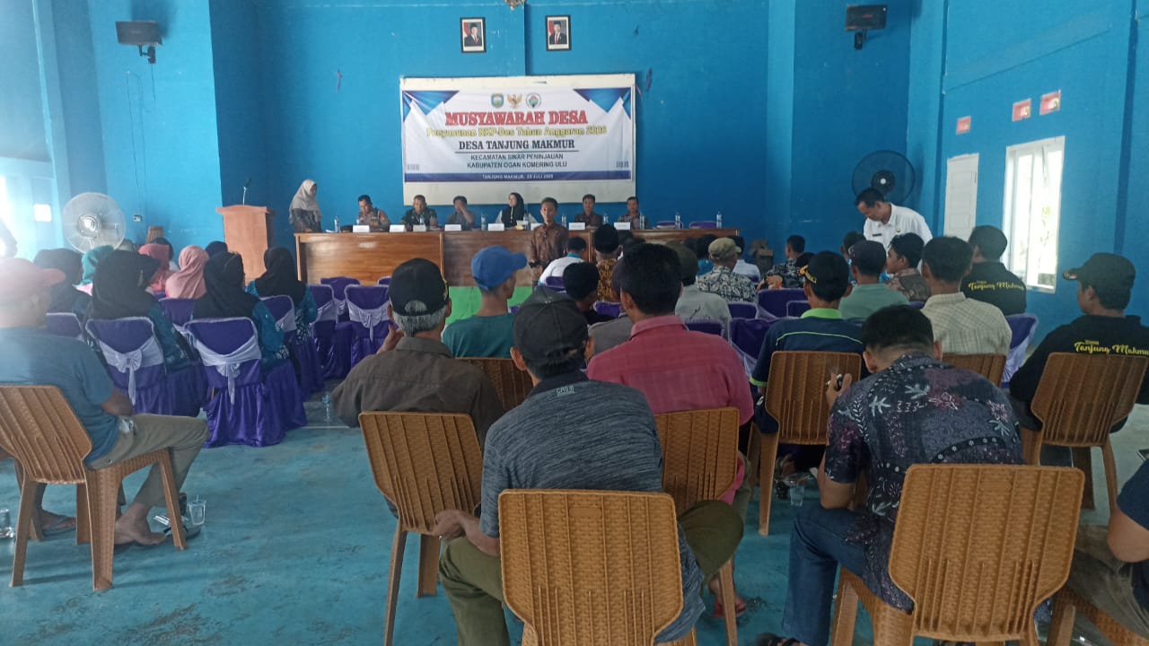 Pemdes Tanjung Makmur saat menggelar Musdes, Rabu (23/7/2025). Foto: Erham