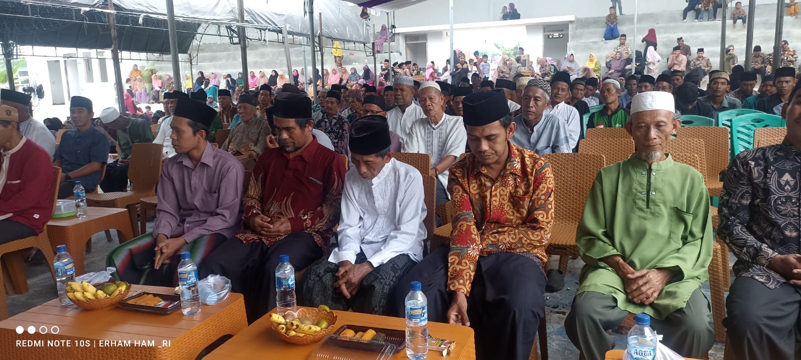 Warga Desa Tanjung Makmur saat memperingati Maulid Nabi Muhammad SAW. Foto: Erham/CahayaNusantara