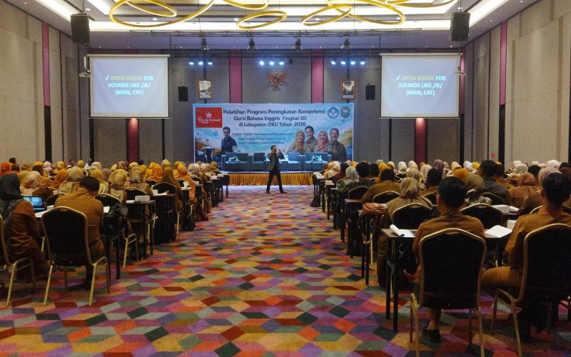 Suasana kegiatan kompetensi guru bahasa inggris di OKU, Selasa (7/4/2016). Foto: erham