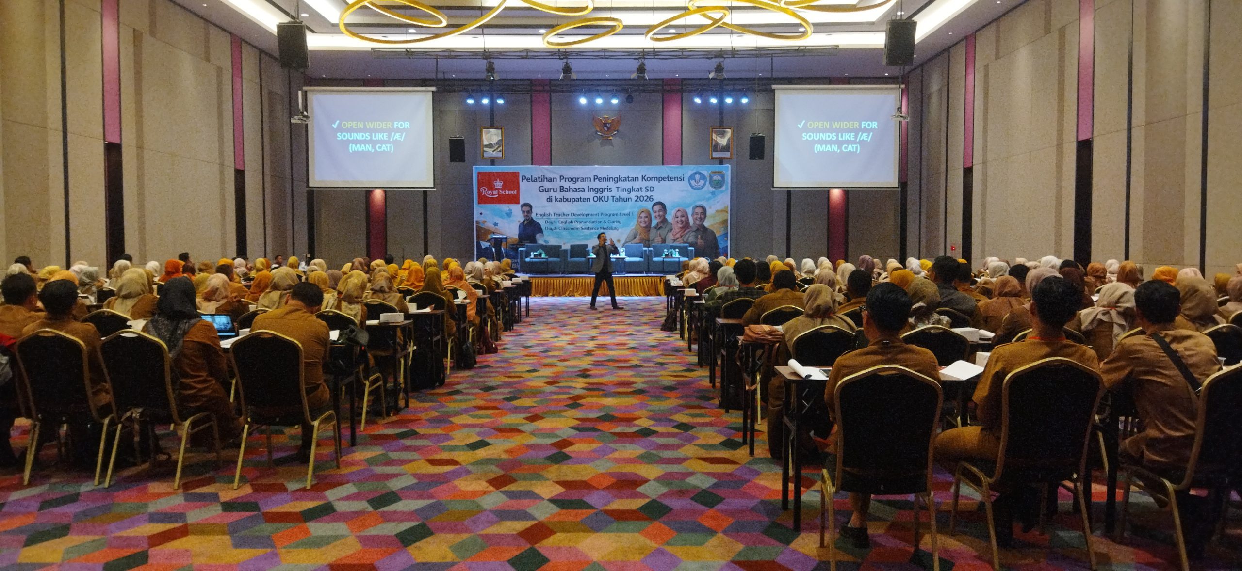 Suasana kegiatan kompetensi guru bahasa inggris di OKU, Selasa (7/4/2016). Foto: erham