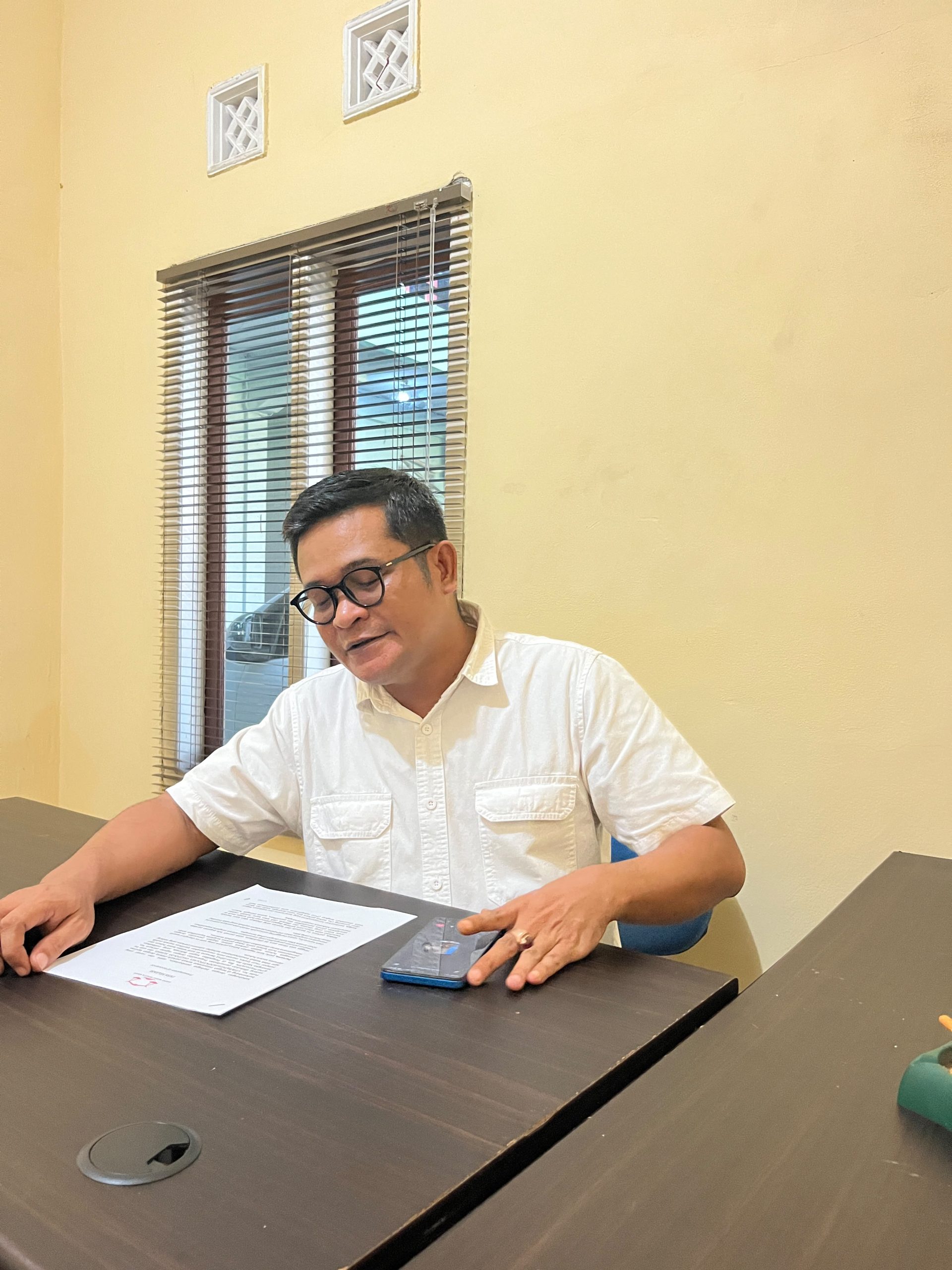 Saiful Mizan, S.H,. M.H saat memberikan keterangan pers kepada awak media. Foto: istimewa